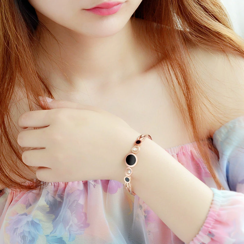 

Wholesale Multi Circle Bracelets With Cubic Zirconia Wristband Simple Gold Color Stainless Steel Bangles For Women Unisex Gifts