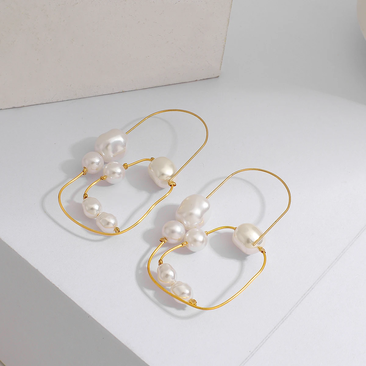 

AENSOA 2021 New Irregular Geometric Pearl Beads Ear Bone Clip Earring for Women No Piercings Gold Metal Wedding Party Jewelry