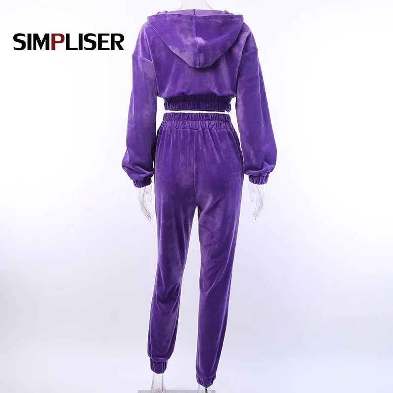 Женский спортивный костюм из двух предметов фиолетовый или розовый укороченный