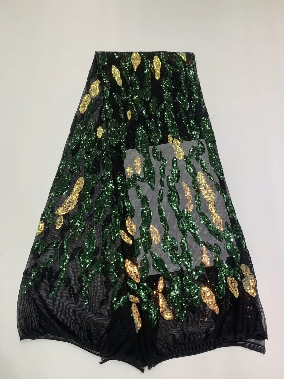 

Black with Gold Sequins African Dry Lace Fabrics High Quality Sequins Nigerian Lace French Tulle Lace Fabric For Dress Party