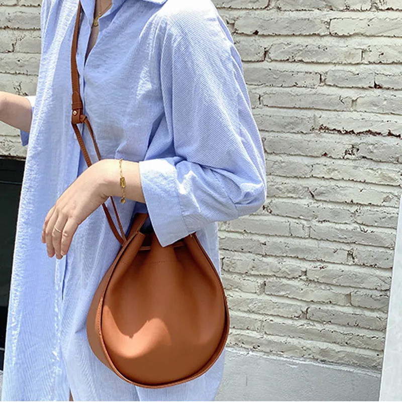 Сумка тоут на плечо женская из экокожи дизайнерский саквояж роскошный