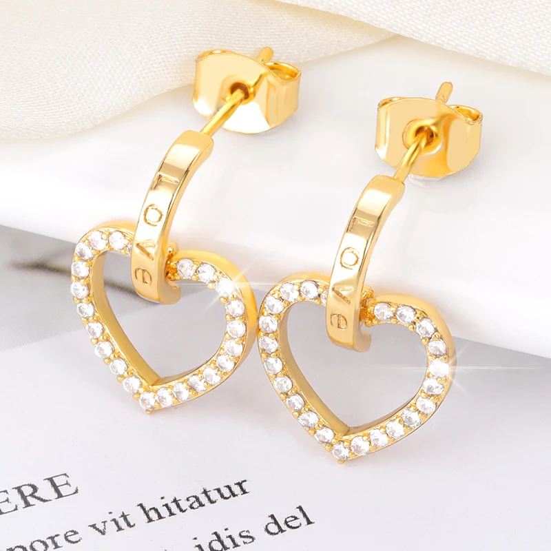 

Hollow Heart-Shaped Zircon S Earring Stud For Women Fashion Girl Party Wedding Birthday Earrings Modern Jewelry Gift Trend 2021