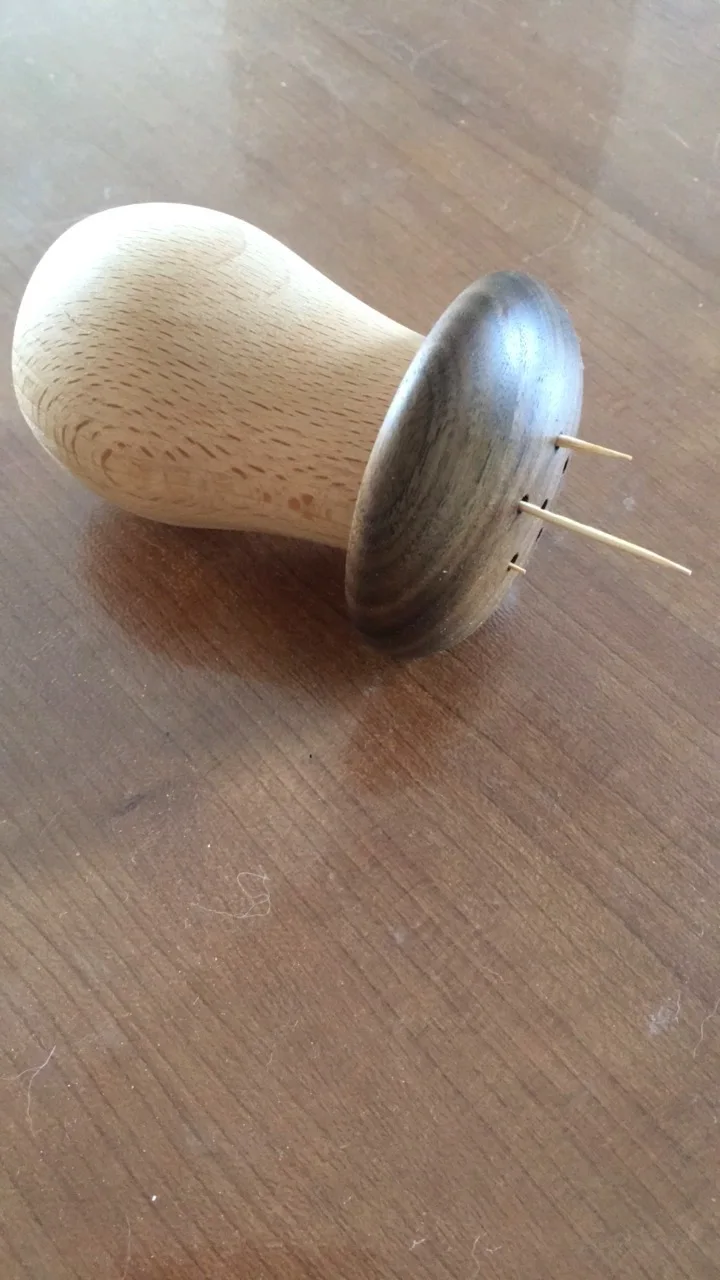 

Cute Black walnut mushroom toothpick box