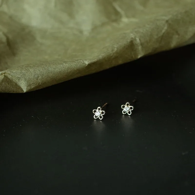 

925 Sterling Silver Korean Version Simple Hollow Flower Stud Earrings Women Romantic Sweet 14k Gold Plating Jewelry Gift