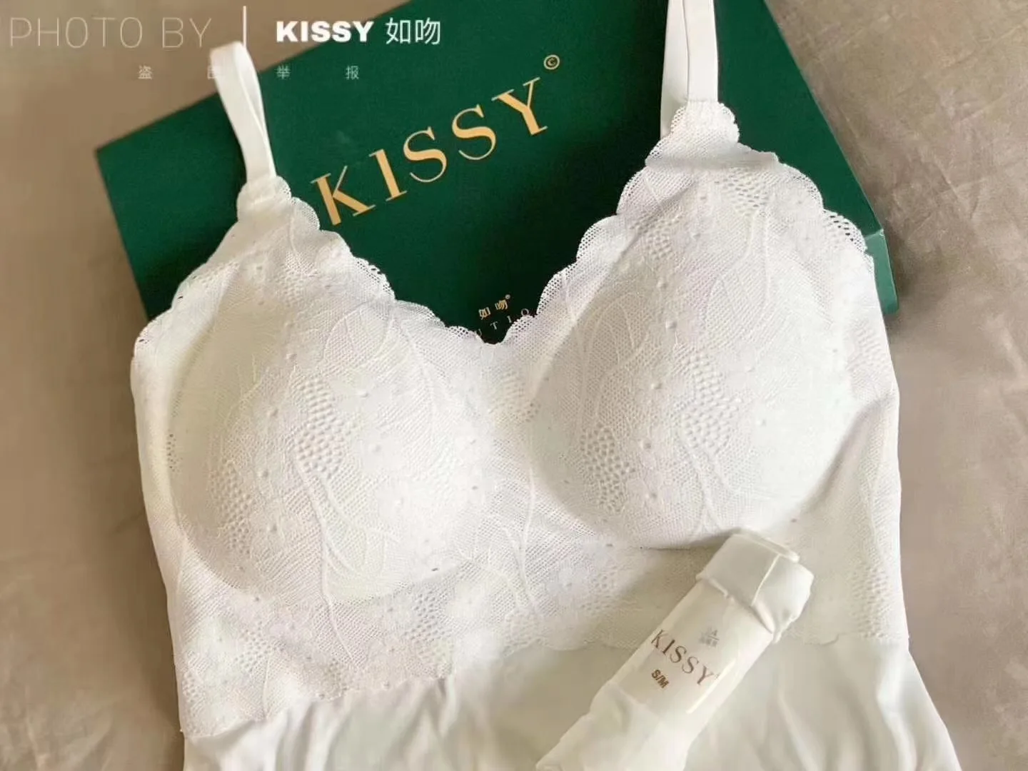 

Authentic Kissy White Lace Christmas Style Red Underwear Platinum Limited Red Bra Wireless Set