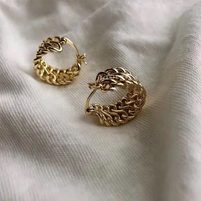 

Korean Vintage Fashion Design Metal Gold Twist Hoop Earrings For Women Girl Daily Personality Accessories