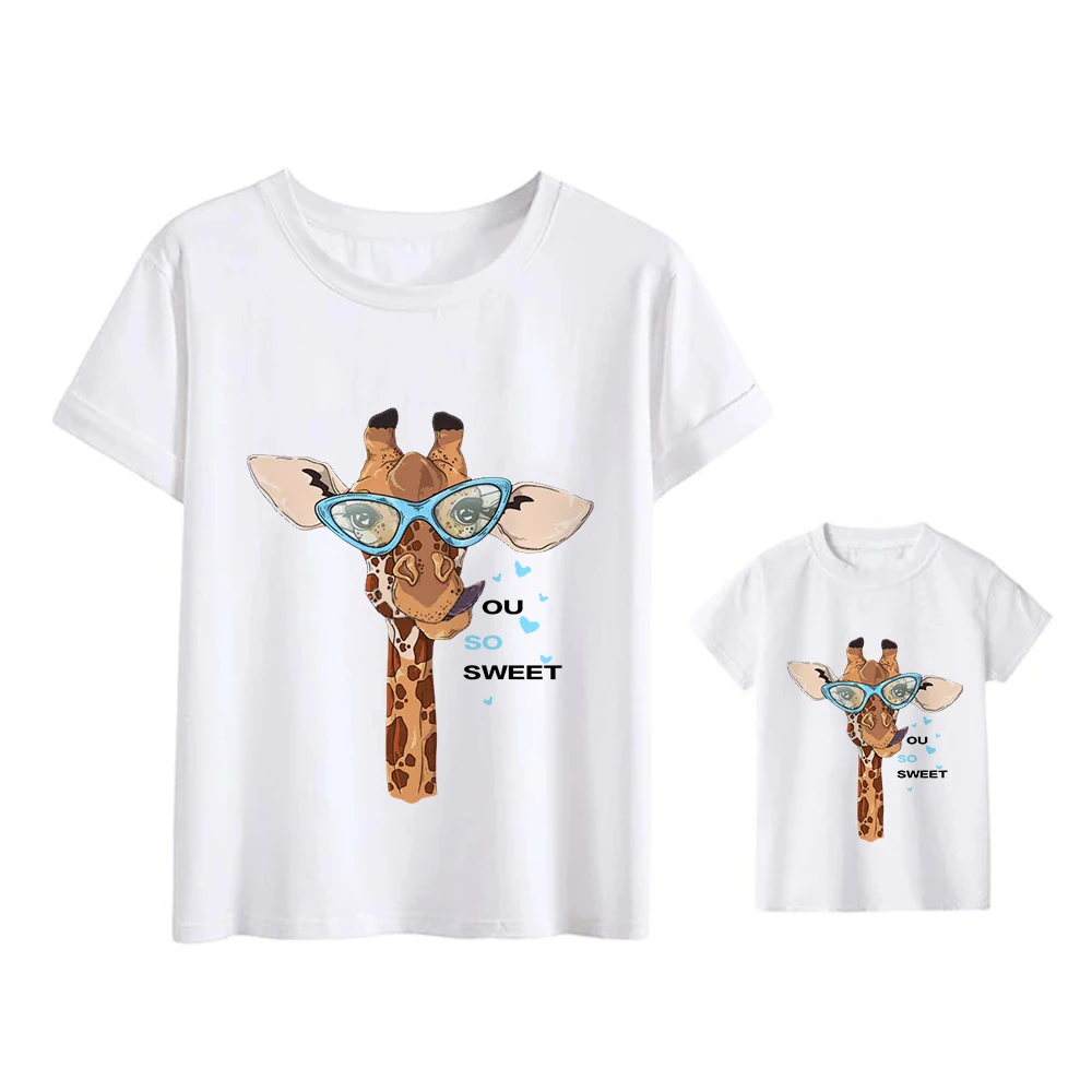 

Mother Kids Family Look Matching T Shirts Breast Mom and Daughter Clothes Giraffe Graphic Funny Short Sleeve Soft Fabric Cheap