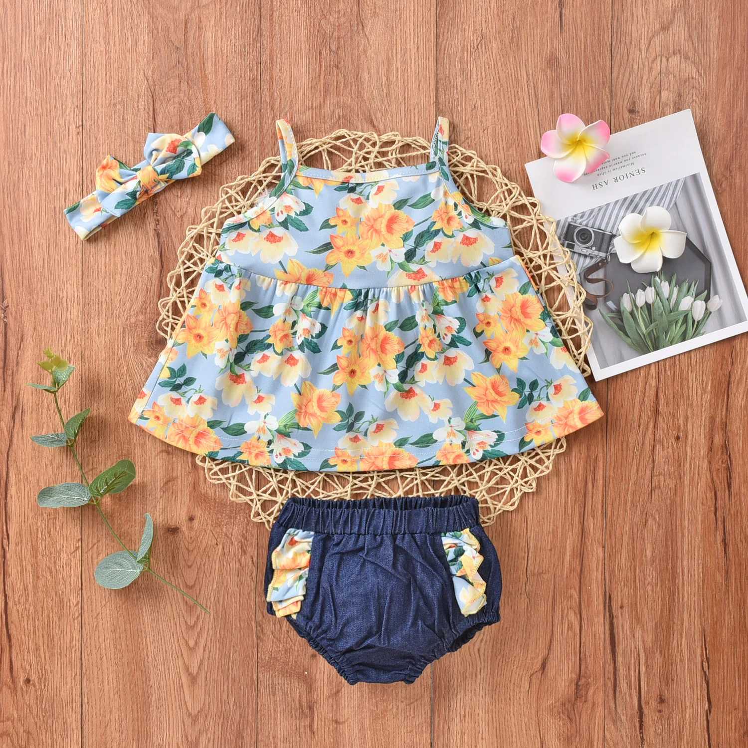 

Summer Baby Girls Three-piece Clothes Set Blue Floral Printed Pattern Sleeveless Boat Neck Tops Shorts and Headdress Outfit