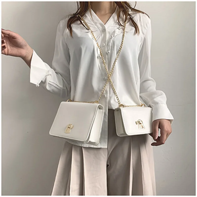 Женская сумка новая маленькая квадратная на плечо с текстурой цепей модная