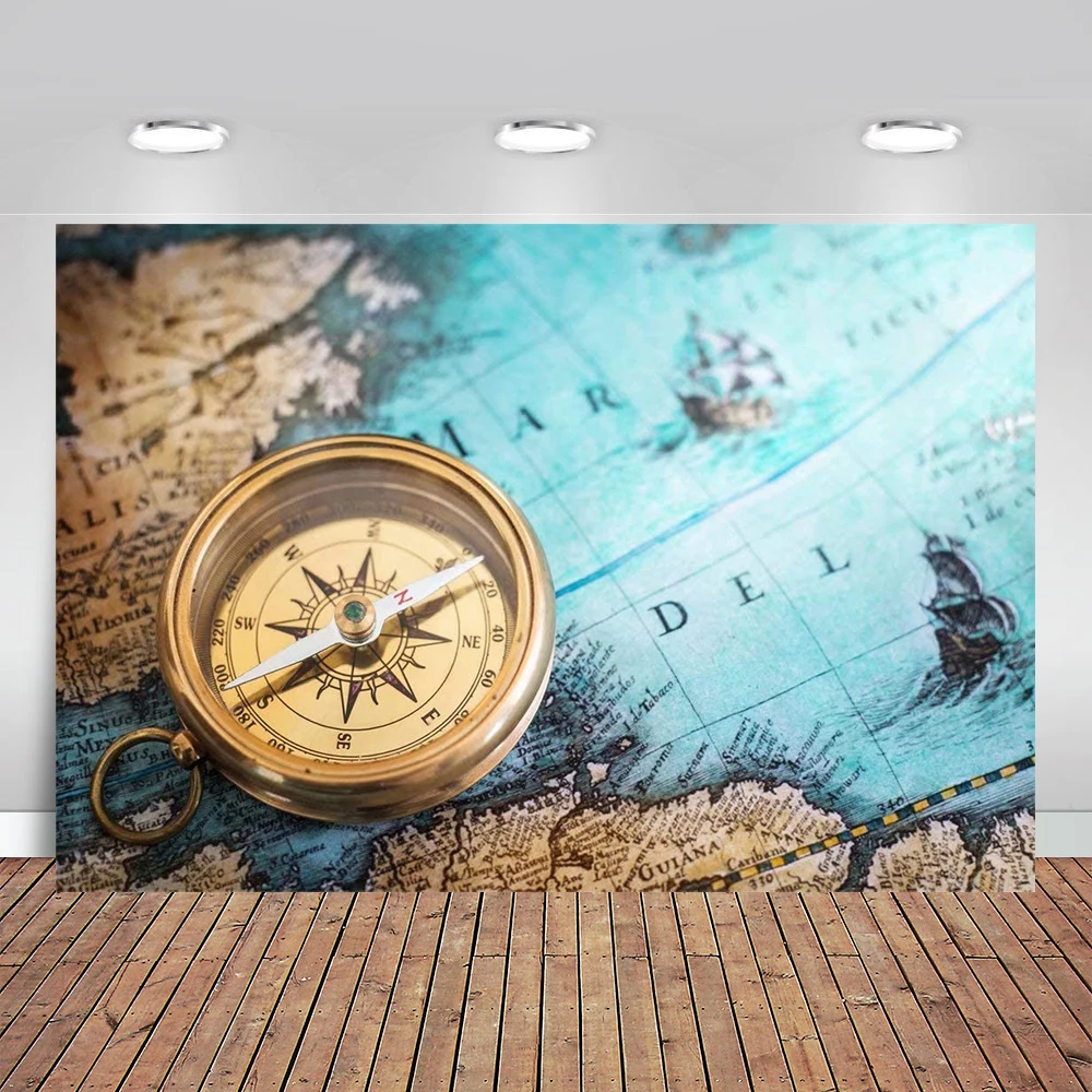 

Фон для фотосъемки с изображением карты мира старого компаса на винтажной карте в стиле ретро приключенческие истории морской тематики Дек...