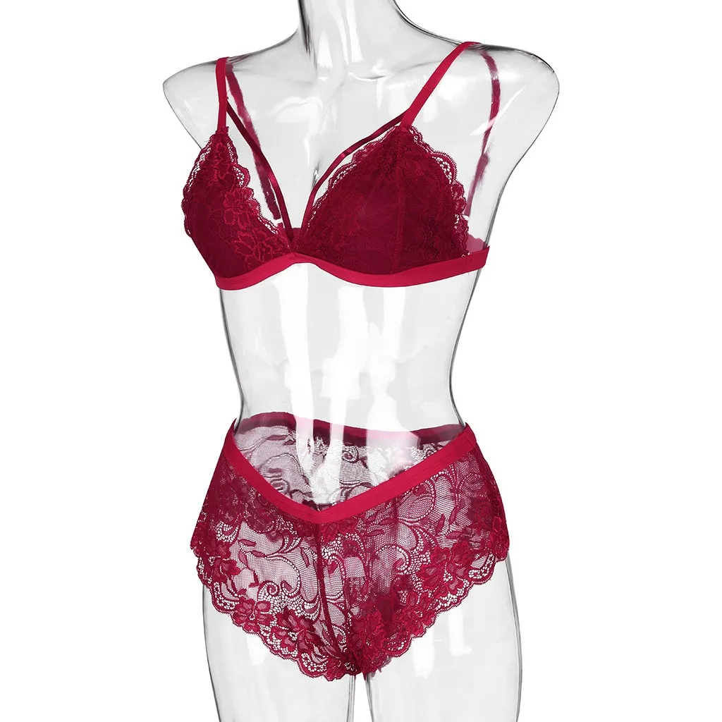 Комплект кружевного нижнего белья с бюстгальтером пуш ап и трусиками женское