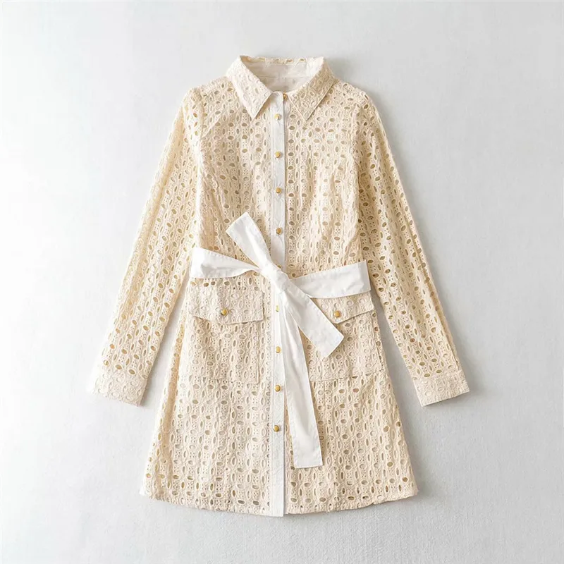 

Женское платье с вышивкой Za, плиссированное платье-рубашка с длинным рукавом и поясом, ажурные платья Мини с вышивкой на пуговицах, лето 2021