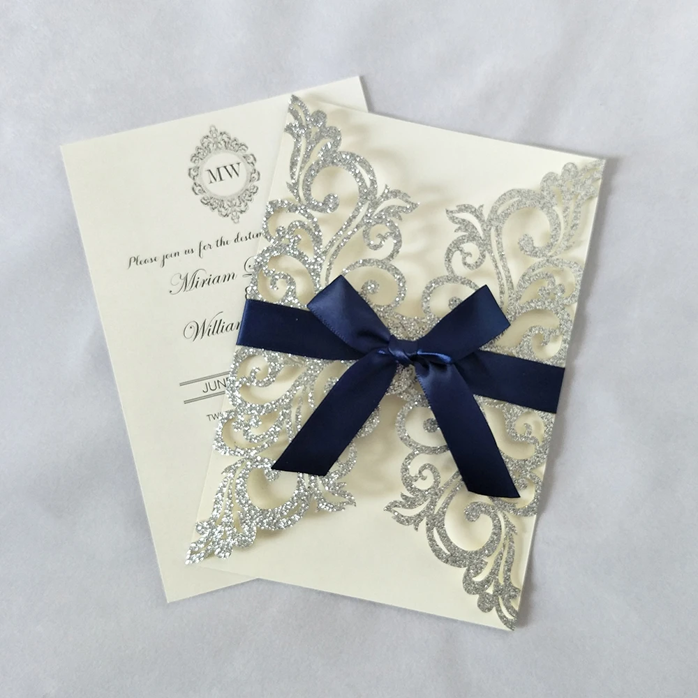 Серебряные приглашения на свадьбу блестящие для невесты с персонализированным