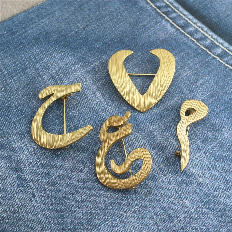 

NEW Vintage Gold Color Frosted Geometric Arabic Letters Alphabet Brooches Pins for Women Men Accessories Jewelry Gifts