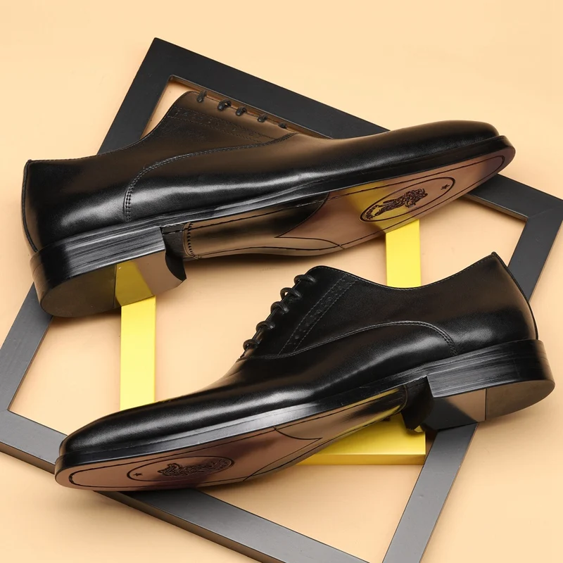 

2019 High Quality Man Handmade Carved Party Wedding Shoes Genuine Leather Men's Pointed Toe Laces Breathable Brogue Flats DX194