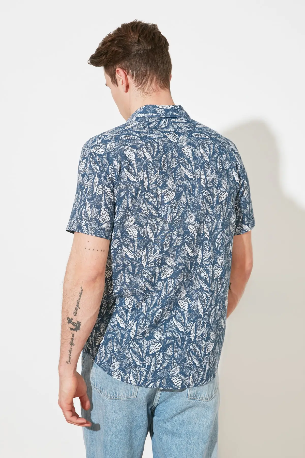 

Trendyol Men 'S Regular Fit Shirt Collar Tropik Printed Shirt TMNSS21GO0709