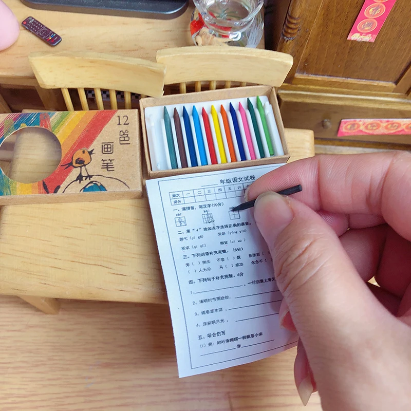 

1 Set 12colours Mini Dollhouse Miniature Crayon Doll House Accessories for 1:6 or 1:12 dollhouse dolls house decoration