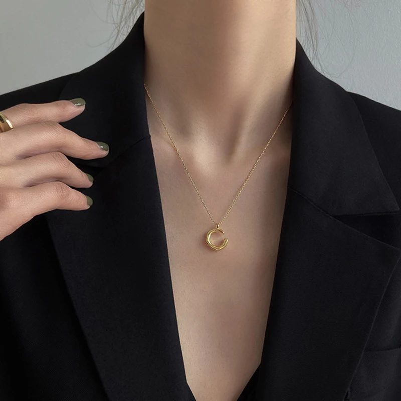 

Женское ожерелье из серебра 925 пробы с подвеской в виде буквы C