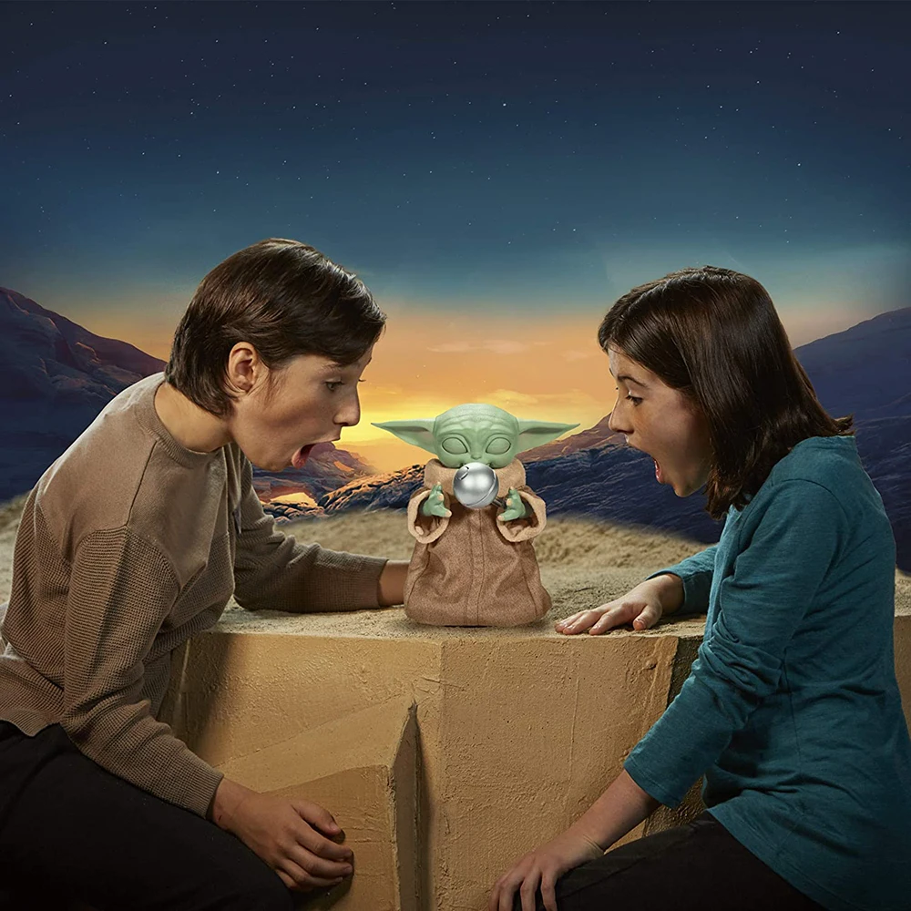 

Orginal STAR WARS Galactic Snackin Yoda 9.25-Inch-Tall Toy with Over 40 Sound and Motion Combinations Interactive Accessories