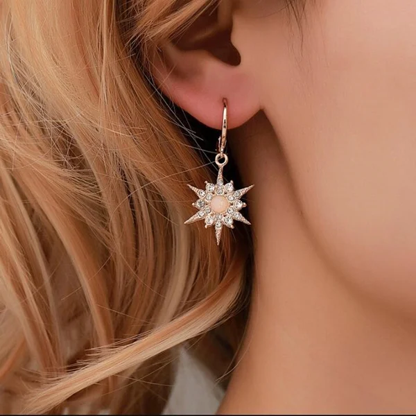 

Retro Crystal Sun Flower Pendant Earrings Bohemian Tendy Earrings Temperament Women's Earrings Jewelry