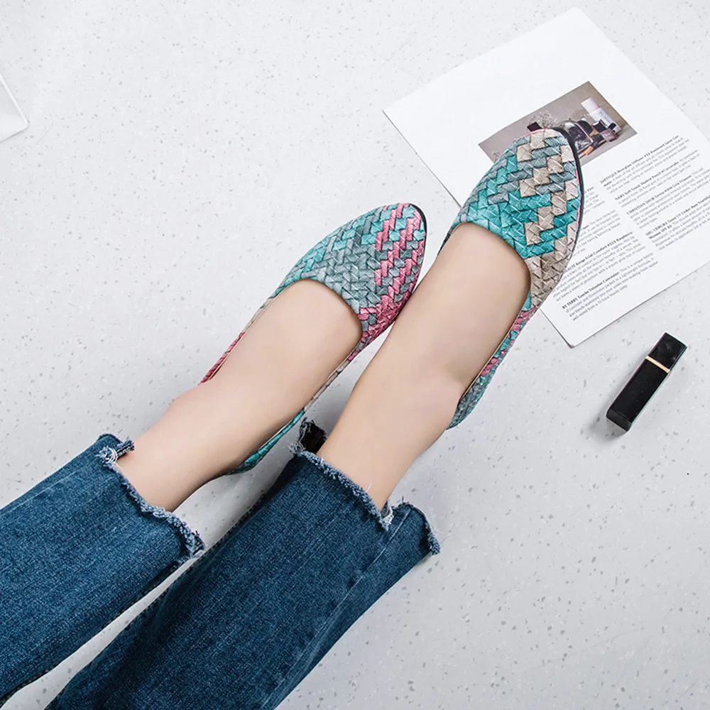 Туфли женские кожаные на плоской подошве с острым носком | Обувь