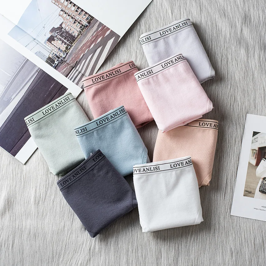 Женские трусики с заниженной талией тонкие персиковые надписью отделкой на