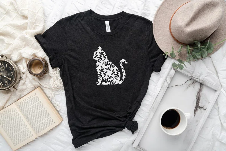 

Цветочная кошачья рубашка, Цветочная кошачья футболка, футболка для любителей животных, кошачья рубашка, подарок для любителей кошек, искус...