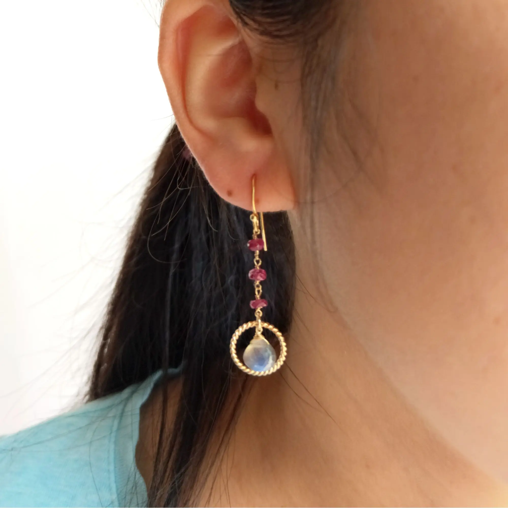 Серьги-Подвески ручной работы Lii Ji из натурального рубина и Лабрадорита