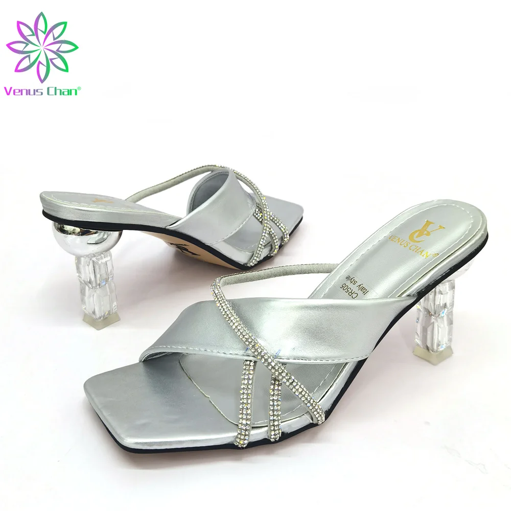 

Туфли-лодочки женские на очень высоком каблуке 7,5 см, серебристые вечерние размеры 37-42