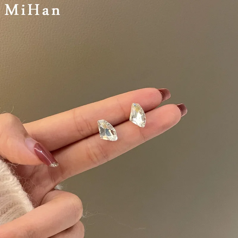 

Cute Crystal Transparent Korean Earrings Simple Geometric Elegant Cuff Earrings