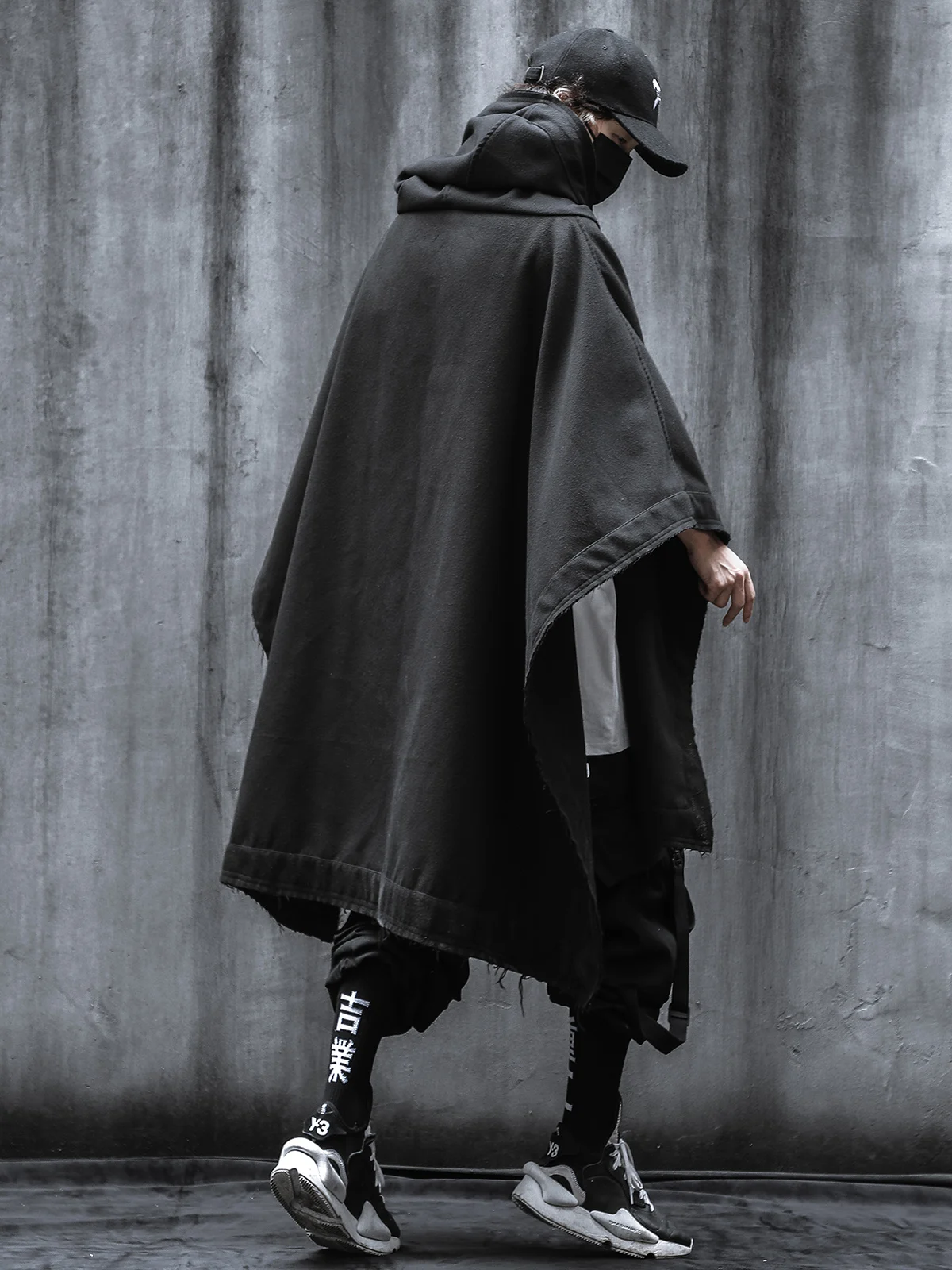 Мужская толстовка с капюшоном и рукавом до локтя