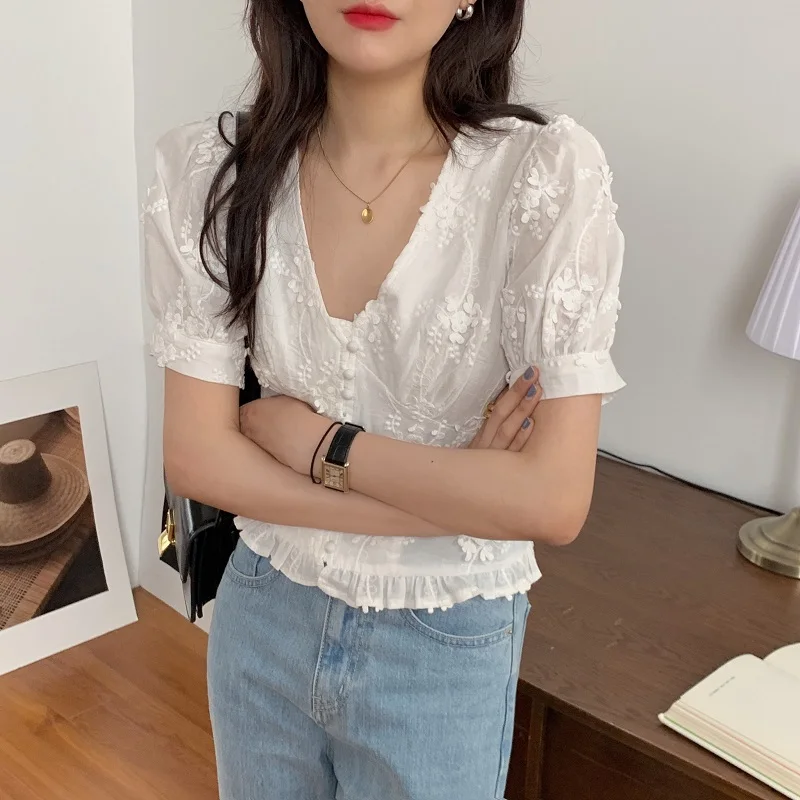 

Comelsexy 2020 Summer Fashion Blouses Women Sweet Embroidery Floral Flounced Shirt V Neck Puff Sleeve Blusas Sexy Short Tops