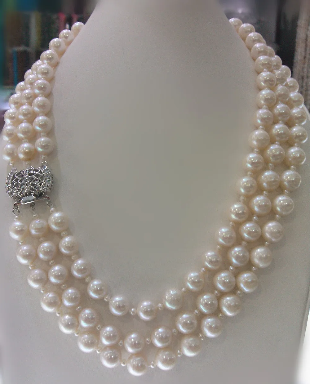 

wholesale 3 rows natural AA 2-3mm 8-9mm white round freshwater pearl and nice clasp necklace