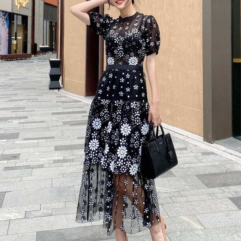 

New Women Luxuriy Embroidery O Collar Lace Midi Party Dresses Vintage Elegant Sheer Layered Lace Summer Casual Robes Dress