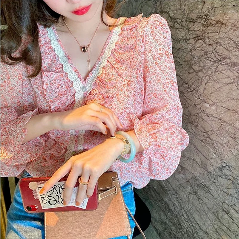 

Small floral 2021 new gentle lotus leaf lace v-neck thin chiffon shirt western style blouse women