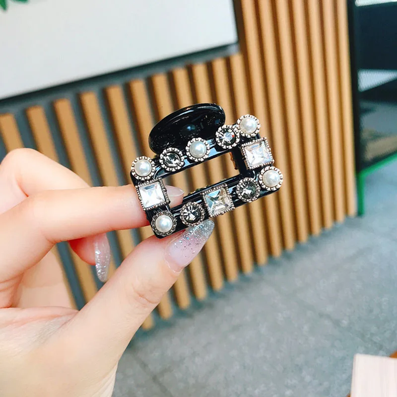 

Fashion Baroque Girls Hair Claw Square Pearl Hairpin Retro Personality Hair Catch Crystal Hair Clips Hair Accessories for Women