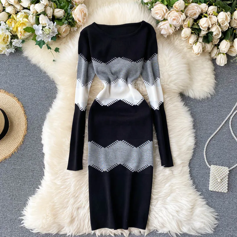 Женское трикотажное платье с круглым вырезом SINGRAIN облегающее длинными рукавами