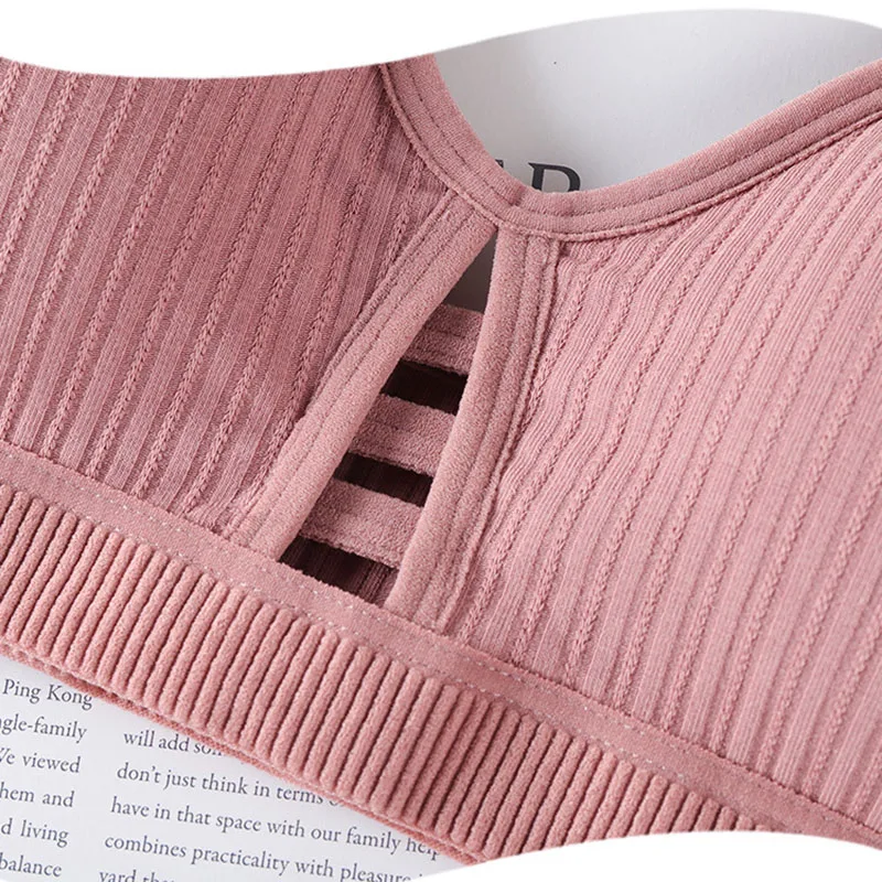 Бюстгальтер женский с мягкими чашечками пикантное мягкое бесшовное нижнее белье