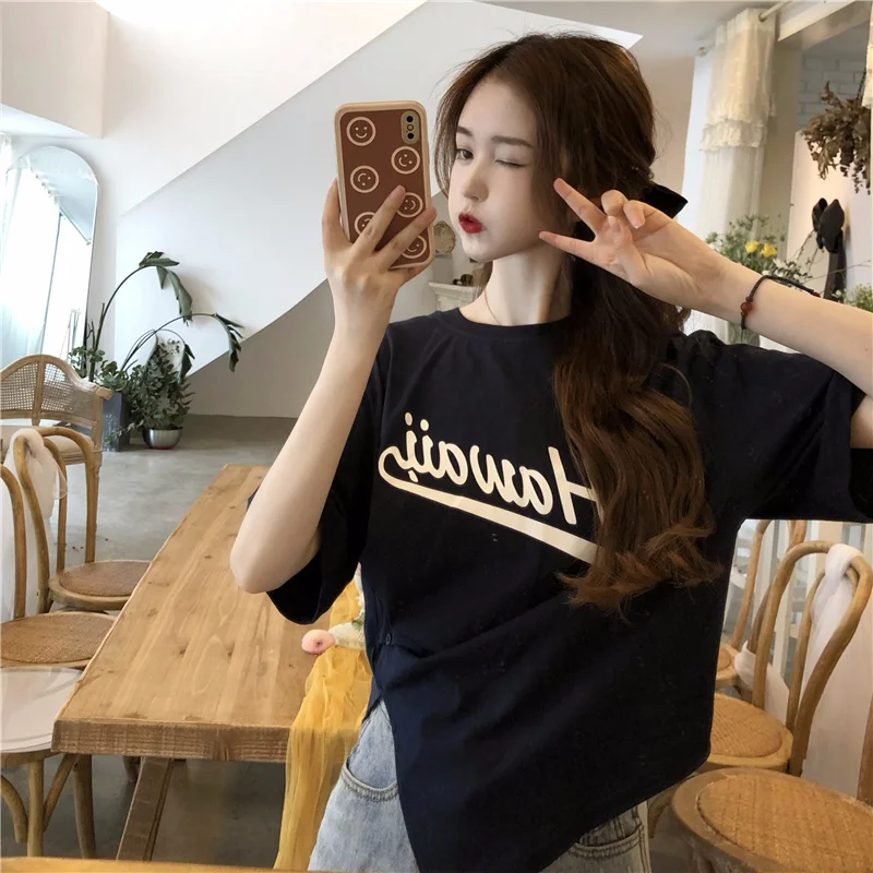 

3594 Korean version of 2021 new letter printing irregular niche split folds loose short-sleeved T-shirt