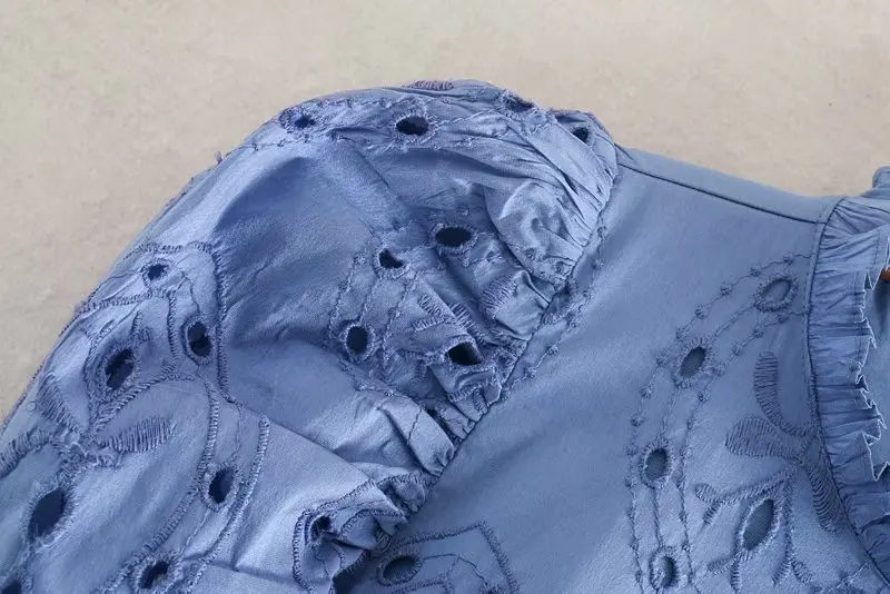 Женское плиссированное платье с пышными рукавами каскадные оборки однотонное