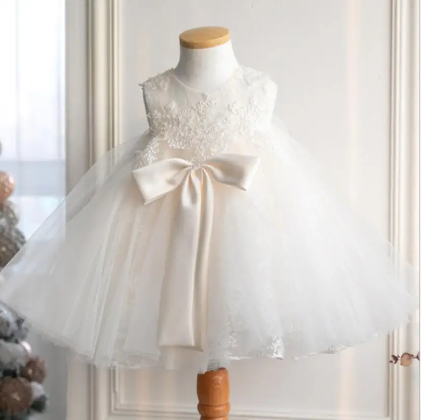 Белое кружевное платье с бантом для маленьких девочек на первый День рождения