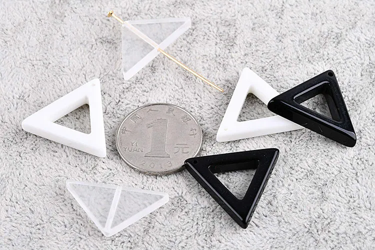 Корейские аксессуары акриловые прямые отверстия полые треугольные серьги для