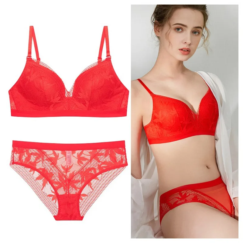 Sexy Lace Wire Free Breast Gather Lingerie Set Comfortable Women Underwear Triangle Cup Chest Pad Push Up Bra Set