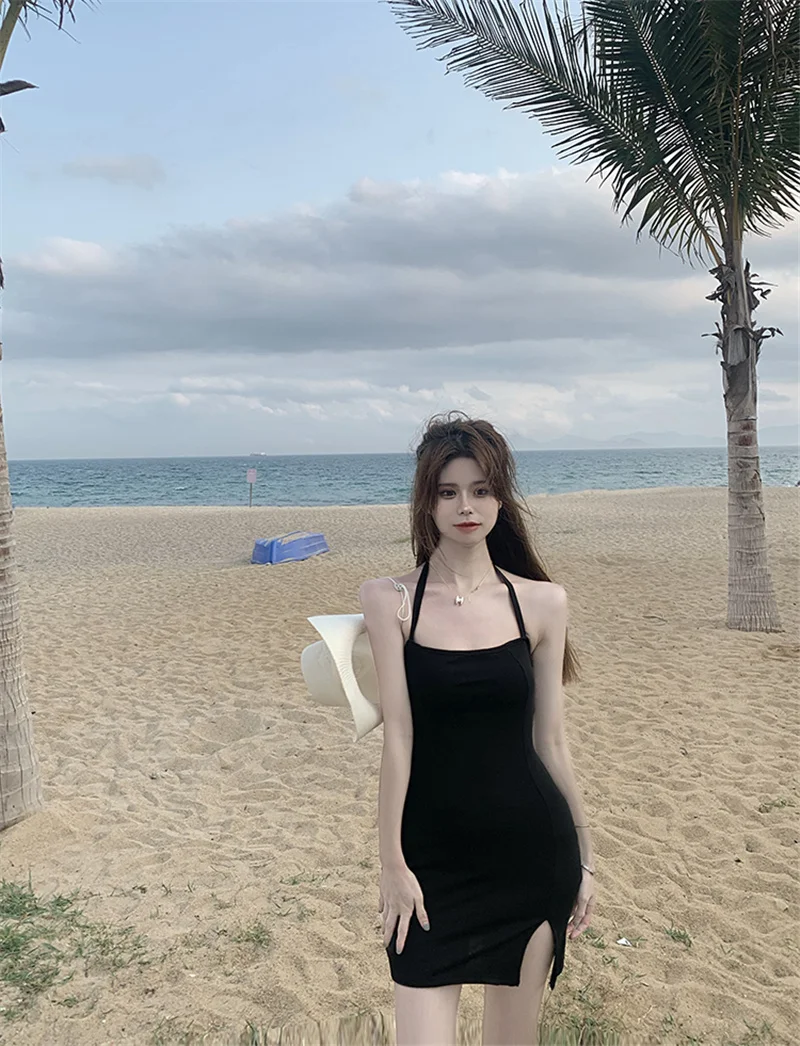 

2021 summer new net celebrity temperament niche design sense tight hanging neck split hip small black dress