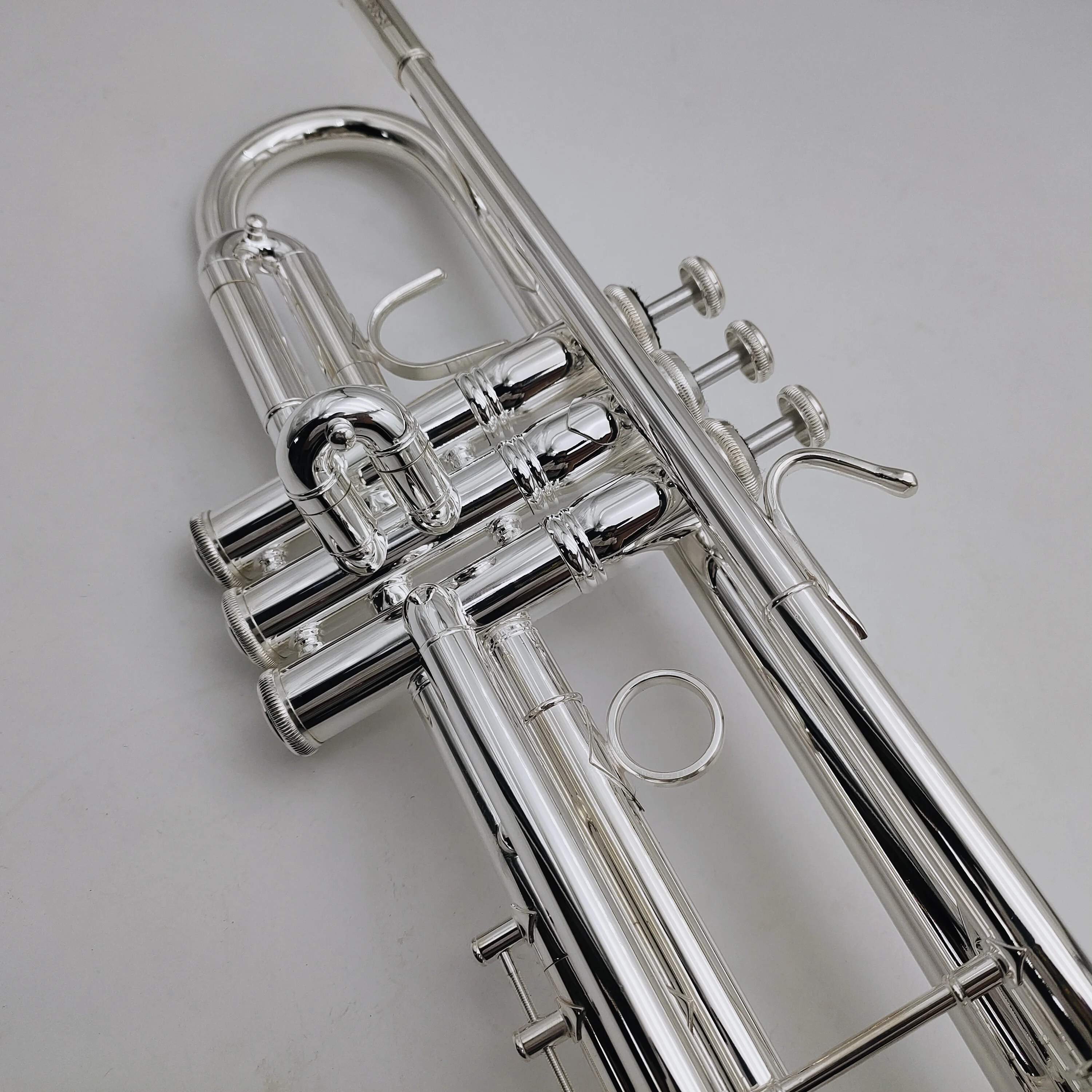 Труба Bach LT180S-37 Bb Tune с серебряным покрытием профессиональный музыкальный