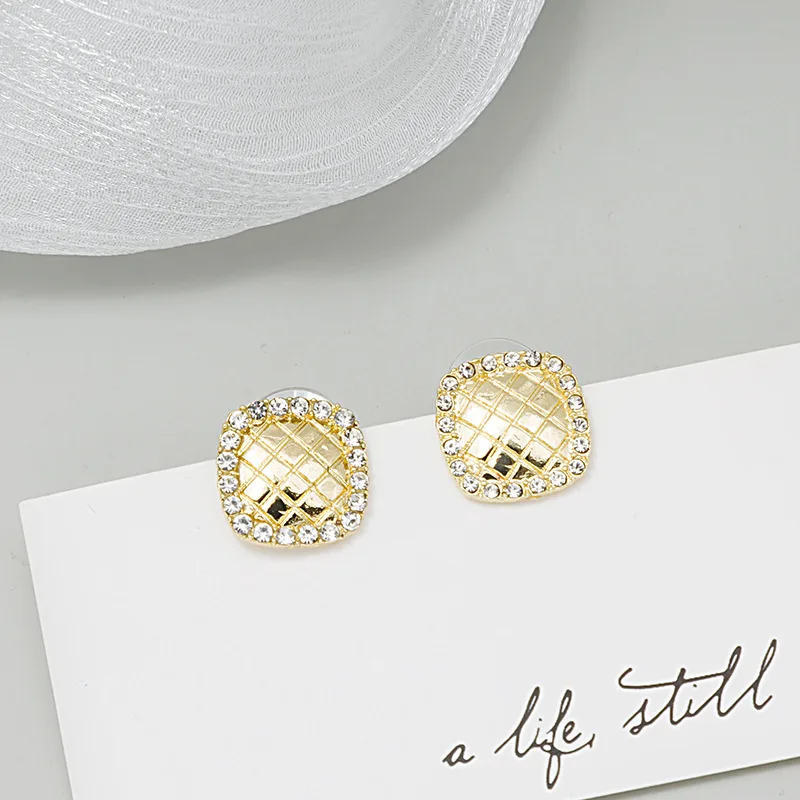 

New 2021 Silver Needle Retro Rhombus Small Fragrance Square Earrings French Wild Petite Plaid Earrings