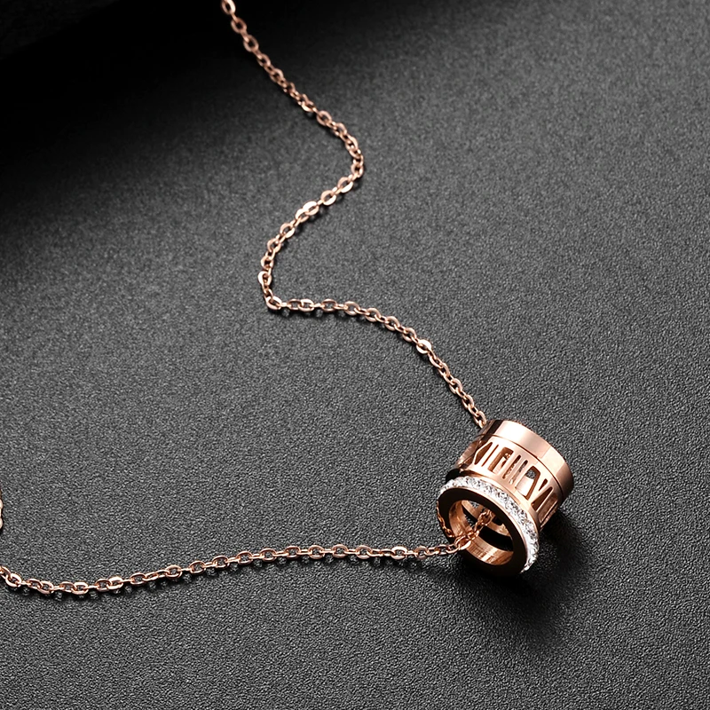 

Personality Three Pieces Accessories Hollow Roman Numerals Pendant Women Chokers Necklaces Female No Fade Titanium Steel Jewelry
