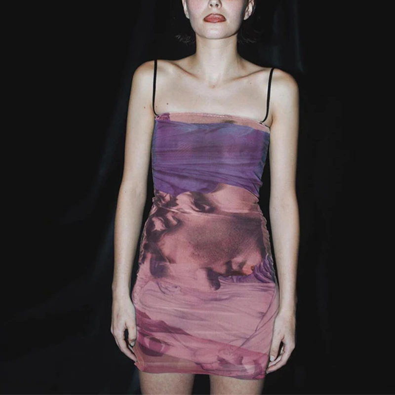 Женское платье на бретелях спагетти облегающее без рукавов с принтом в стиле