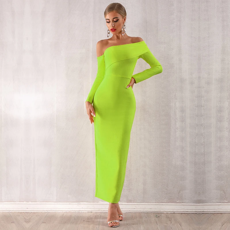 Женское вечернее платье макси облегающее с длинным рукавом открытыми плечами и