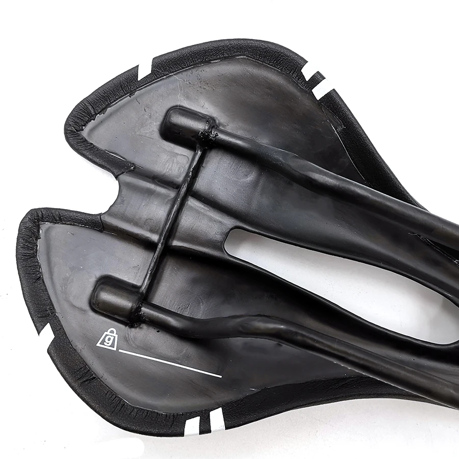 Ultralight Selle full Carbon Saddle Bicycle vtt racing seat Wave Road Bike Saddle for men sans cycling Seat mat bike Spare Parts
